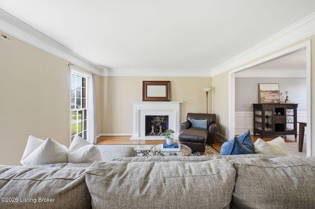 2006 Round Ridge Rd, Louisville, KY 40207