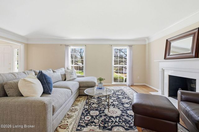 2006 Round Ridge Rd, Louisville, KY 40207