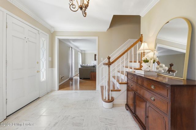 2006 Round Ridge Rd, Louisville, KY 40207