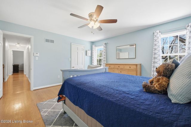 2006 Round Ridge Rd, Louisville, KY 40207