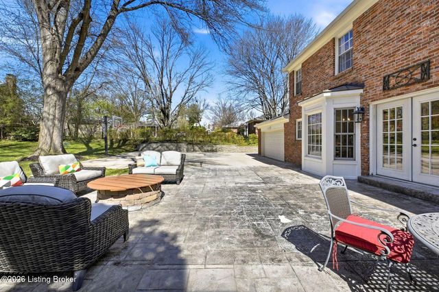 2006 Round Ridge Rd, Louisville, KY 40207