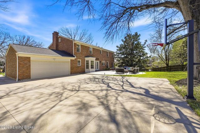 2006 Round Ridge Rd, Louisville, KY 40207