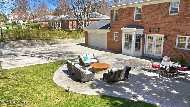 2006 Round Ridge Rd, Louisville, KY 40207