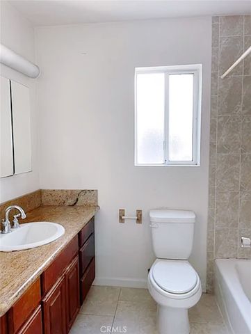 1652 Plaza Del Amo, Torrance, CA 90501