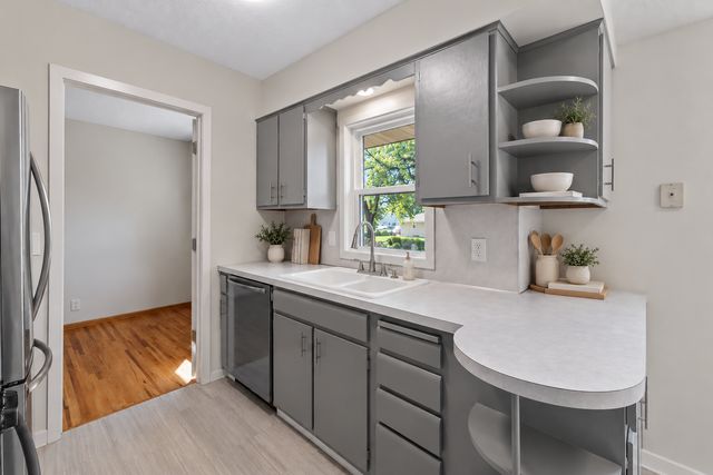 10913 Washington Street NE, Blaine, MN 55434