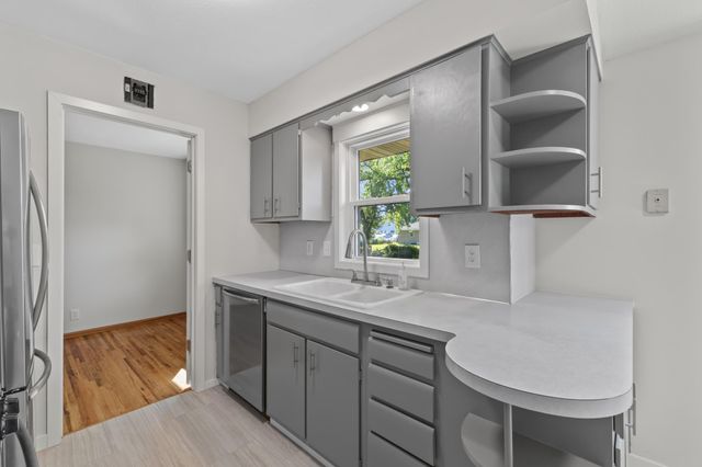 10913 Washington Street NE, Blaine, MN 55434