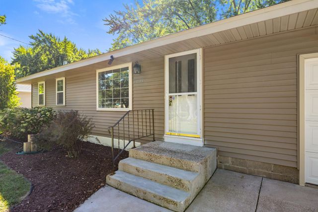 10913 Washington Street NE, Blaine, MN 55434