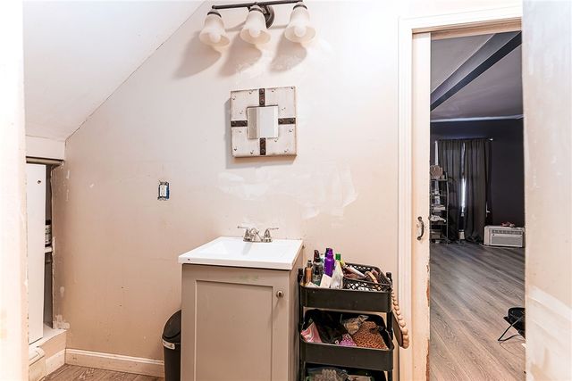 11 Appleton Avenue, Pawtucket, RI 02860