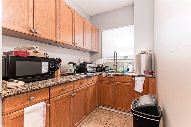 11 Appleton Avenue, Pawtucket, RI 02860