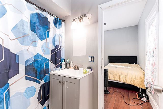 11 Appleton Avenue, Pawtucket, RI 02860