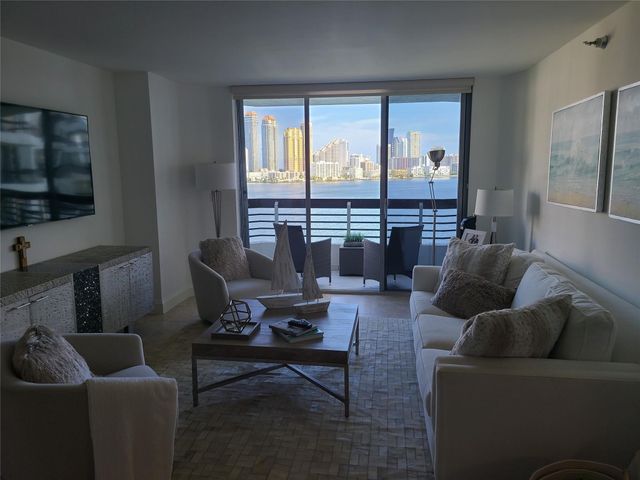 3530 Mystic Pointe Drive 1211, Aventura, FL 33180
