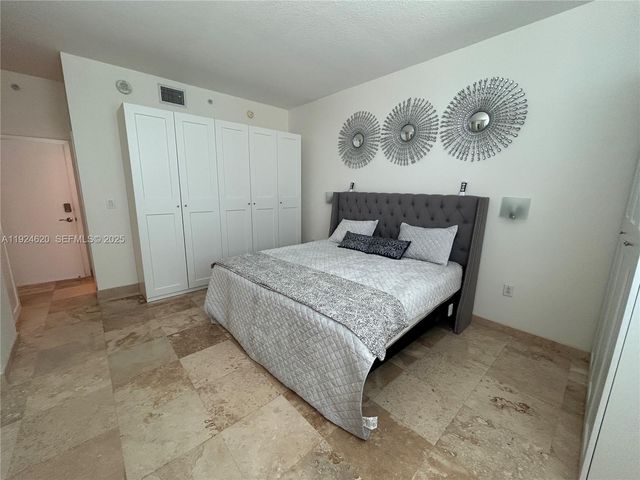 9055 SW 73 CT 809, Miami, FL 33156