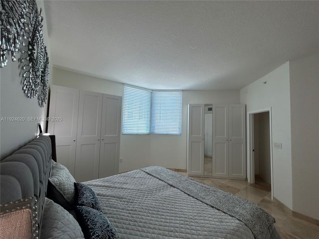 9055 SW 73 CT 809, Miami, FL 33156