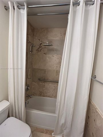 9055 SW 73 CT 809, Miami, FL 33156