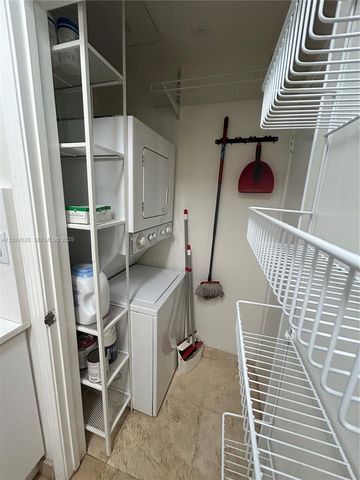 9055 SW 73 CT 809, Miami, FL 33156