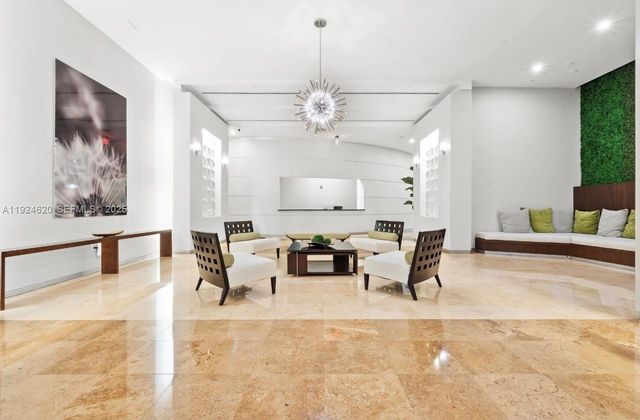 9055 SW 73 CT 809, Miami, FL 33156