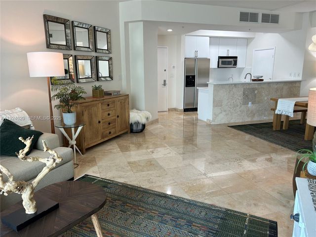 9055 SW 73 CT 809, Miami, FL 33156