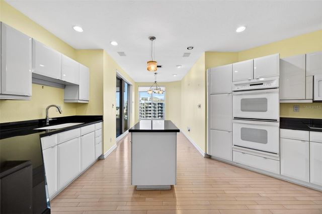 500 S PALM AVENUE 92, Sarasota, FL 34236