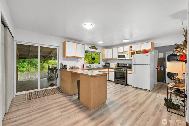 6258 Bellwood Drive, Maple Falls, WA 98266