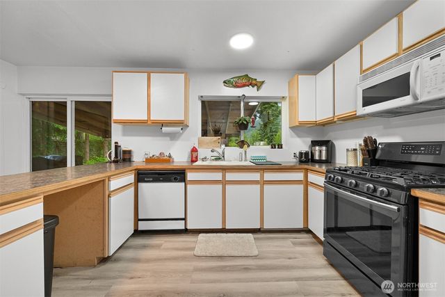 6258 Bellwood Drive, Maple Falls, WA 98266