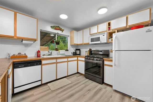 6258 Bellwood Drive, Maple Falls, WA 98266