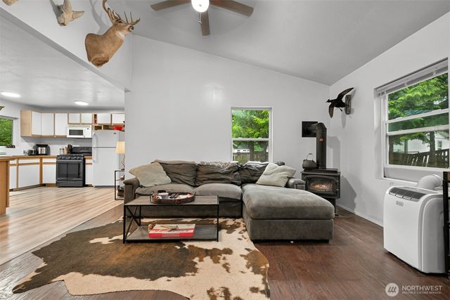 6258 Bellwood Drive, Maple Falls, WA 98266