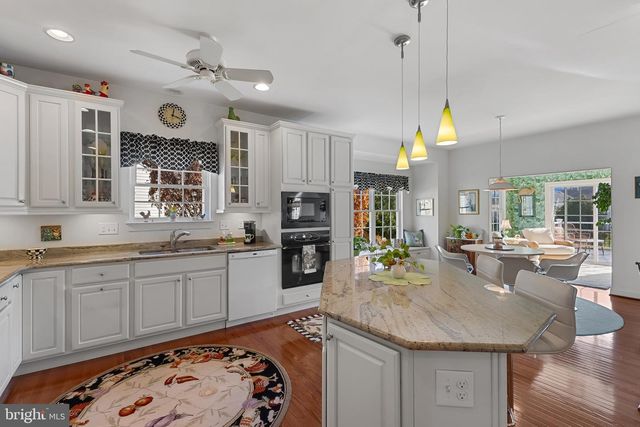 121 DEVALINDER DR, Newark, DE 19702