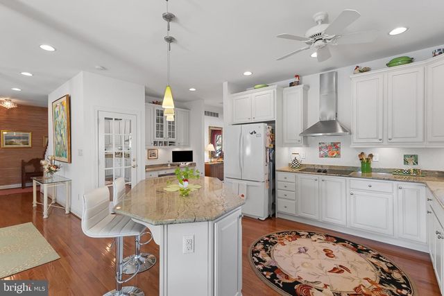 121 DEVALINDER DR, Newark, DE 19702