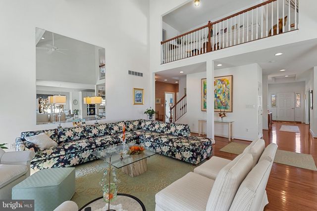 121 DEVALINDER DR, Newark, DE 19702