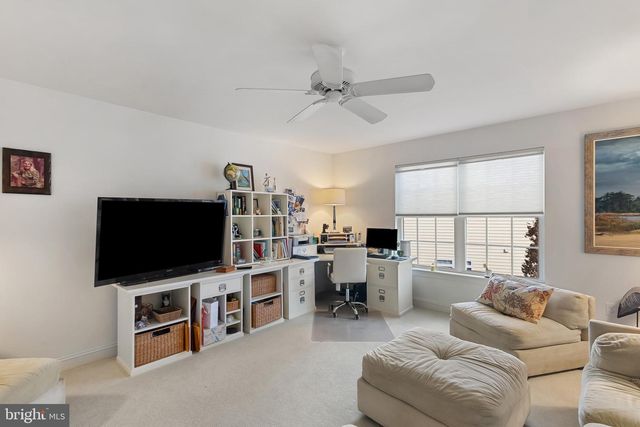 121 DEVALINDER DR, Newark, DE 19702