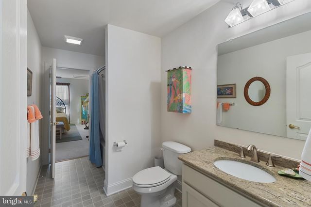 121 DEVALINDER DR, Newark, DE 19702