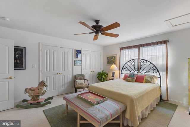 121 DEVALINDER DR, Newark, DE 19702