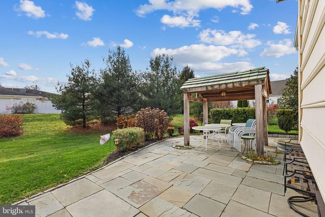 121 DEVALINDER DR, Newark, DE 19702