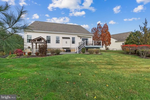 121 DEVALINDER DR, Newark, DE 19702