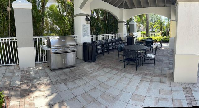 11019 Legacy Lane 203, Palm Beach Gardens, FL 33410