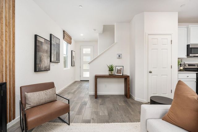 6560 E Clingstone Drive, Fresno, CA 93727