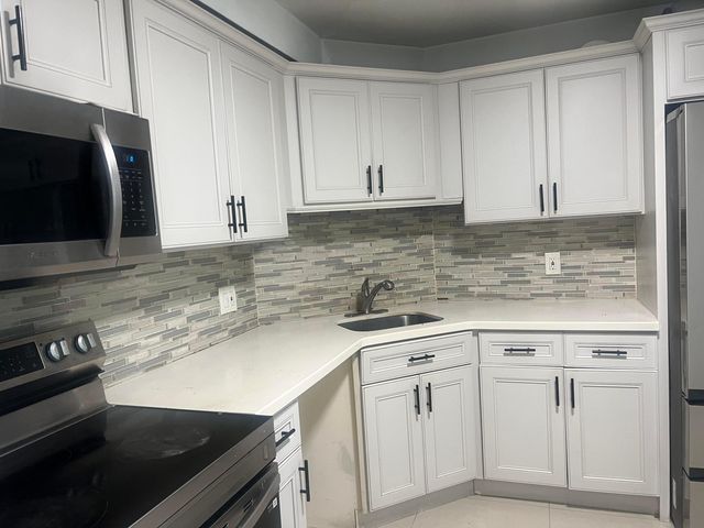 3300 Spanish Moss Terrace 111, Lauderhill, FL 33319