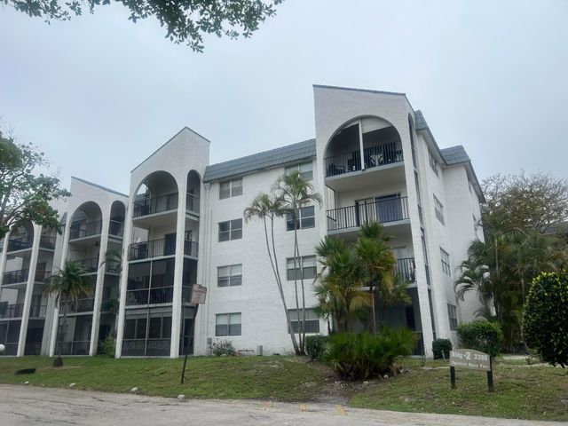 3300 Spanish Moss Terrace 111, Lauderhill, FL 33319