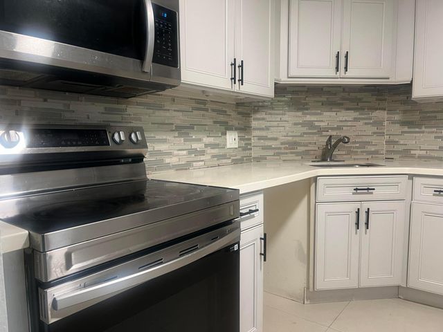 3300 Spanish Moss Terrace 111, Lauderhill, FL 33319