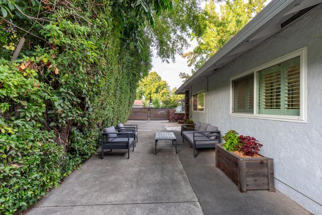 5208 Moddison Ave, Sacramento, CA 95819