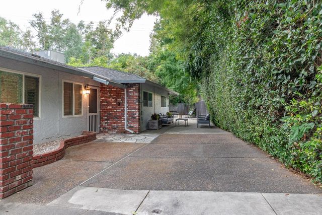 5208 Moddison Ave, Sacramento, CA 95819