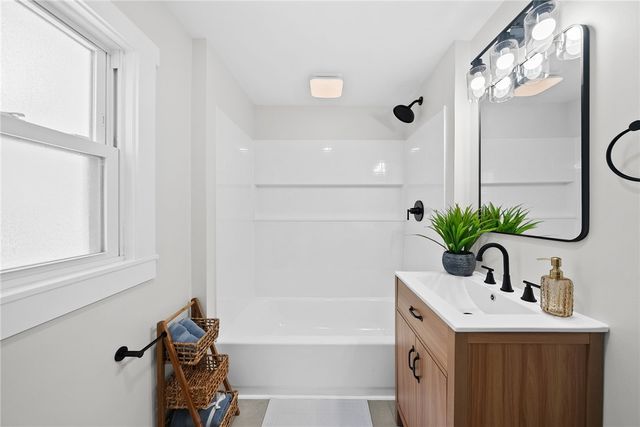 114 Sumner Ave, Forest Hills Boro, PA 15221