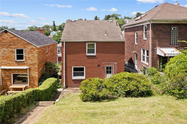 114 Sumner Ave, Forest Hills Boro, PA 15221