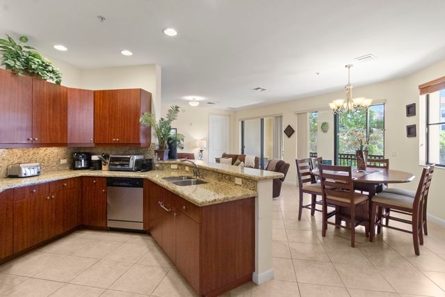 2955 NW 126th Avenue 220-5, Sunrise, FL 33323