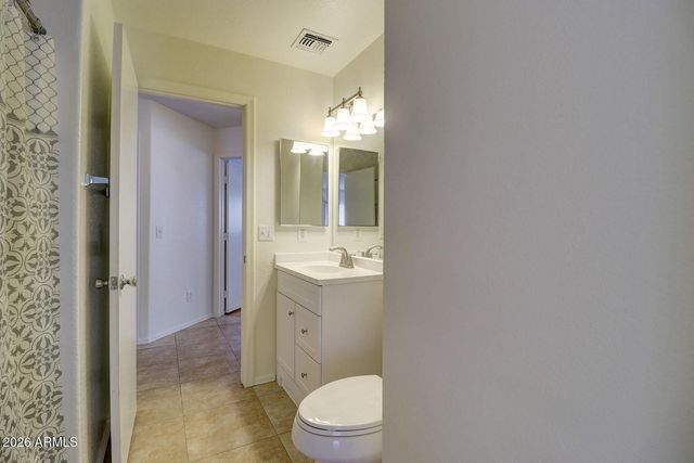 218 E MILADA Drive, Phoenix, AZ 85042