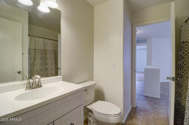 218 E MILADA Drive, Phoenix, AZ 85042