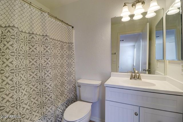 218 E MILADA Drive, Phoenix, AZ 85042