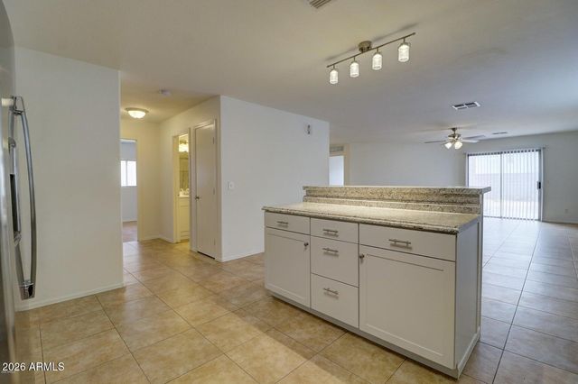 218 E MILADA Drive, Phoenix, AZ 85042