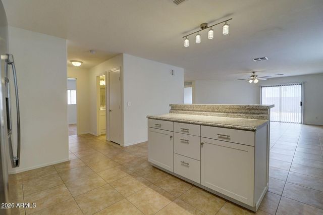 218 E MILADA Drive, Phoenix, AZ 85042