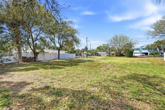 216 SHORE DRIVE, Palm Harbor, FL 34683